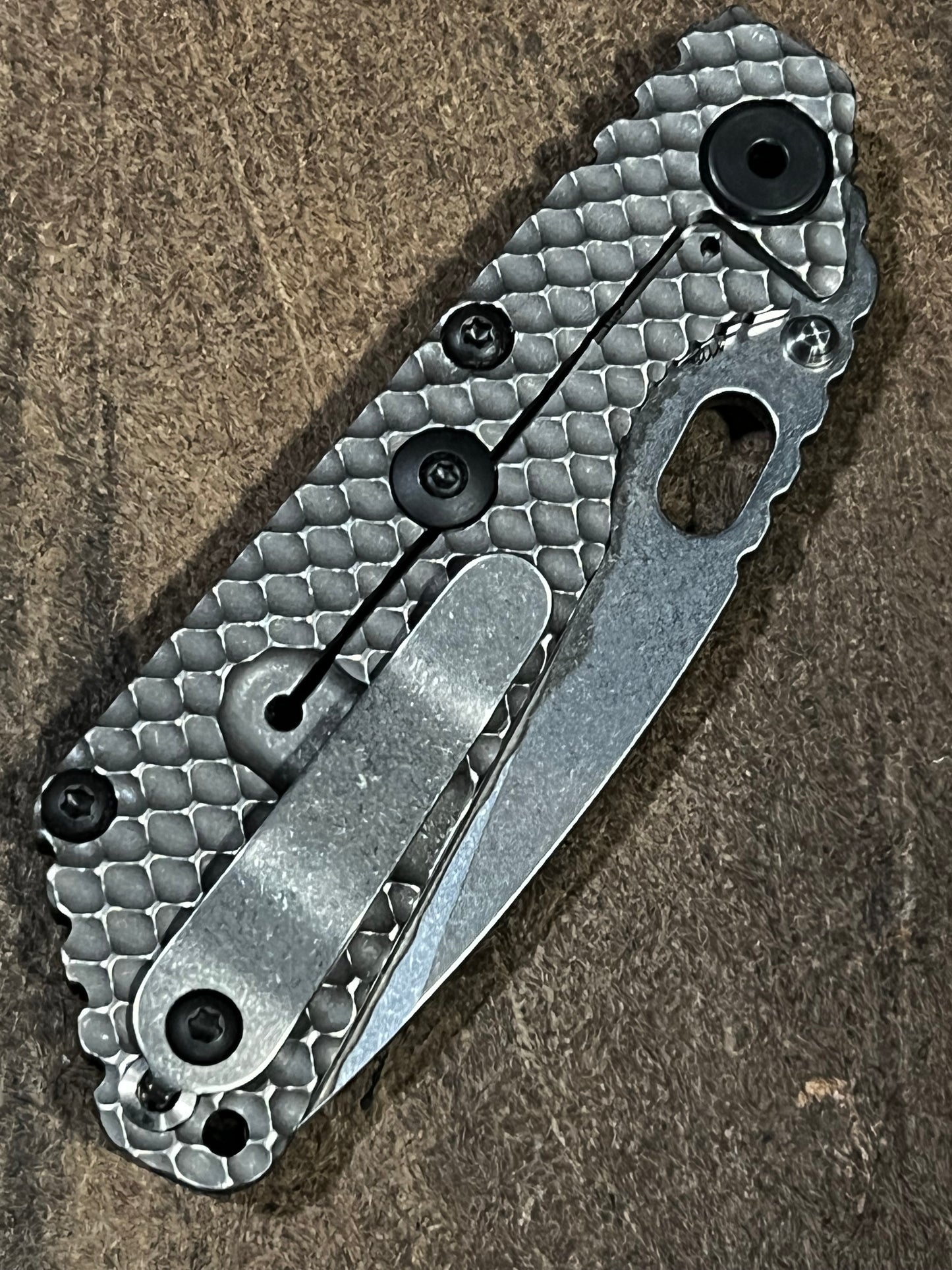 Strider DGG black G10/Ti