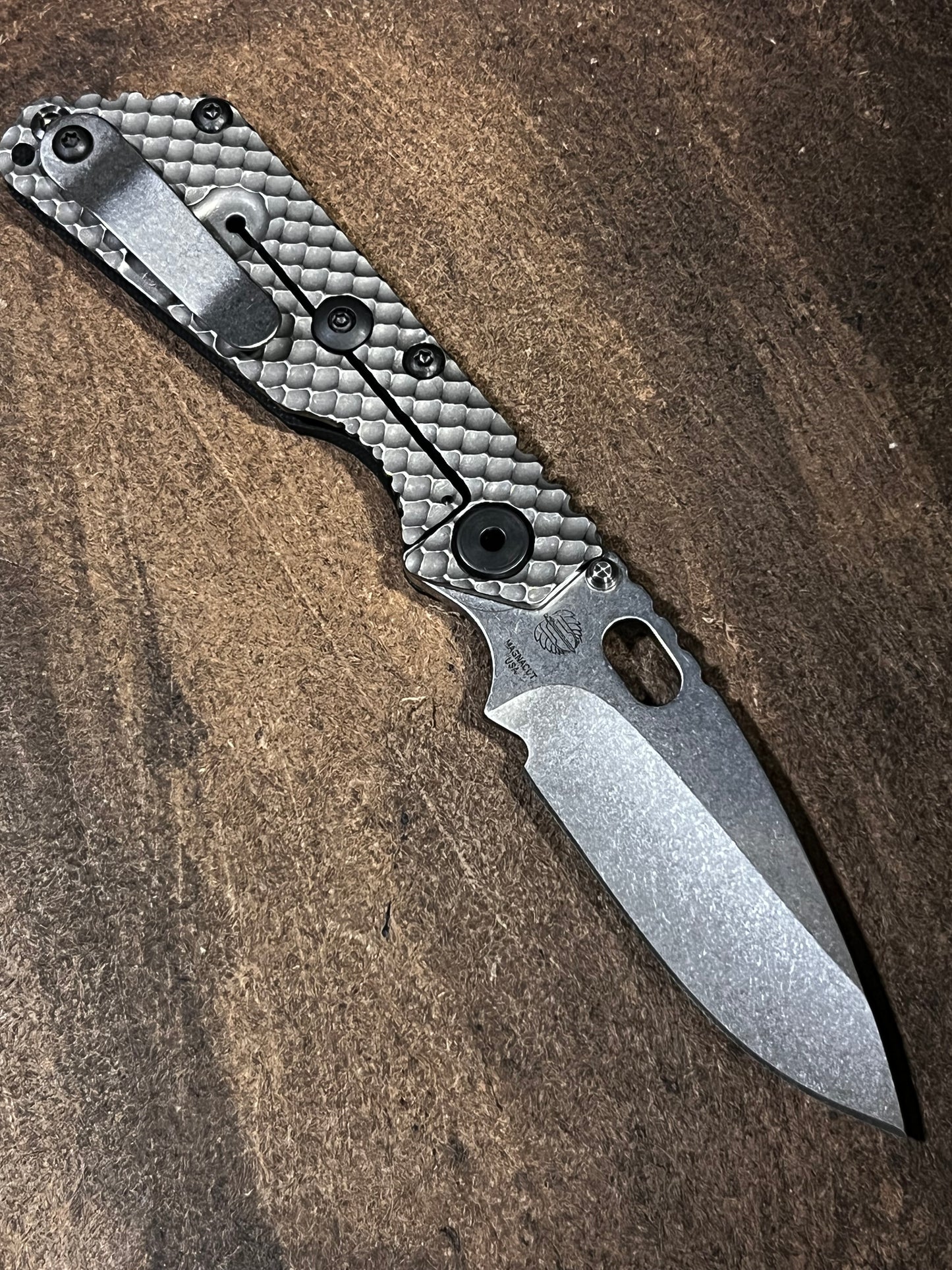 Strider DGG black G10/Ti