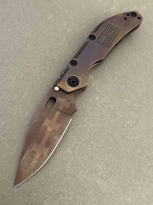 Duane Dwyer DCG BBNL Bowie PD#1 – Razor Wire US Flag Titanium — Duane Dwyer frame lock folding knife, titanium handle (view…