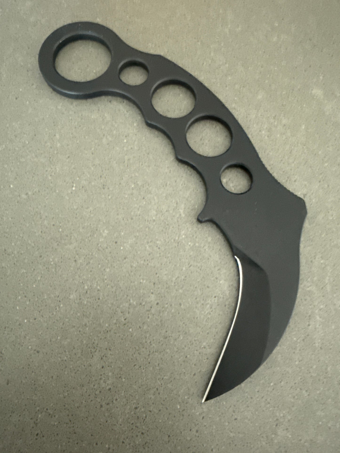 Tarani AR-15 Karambit
