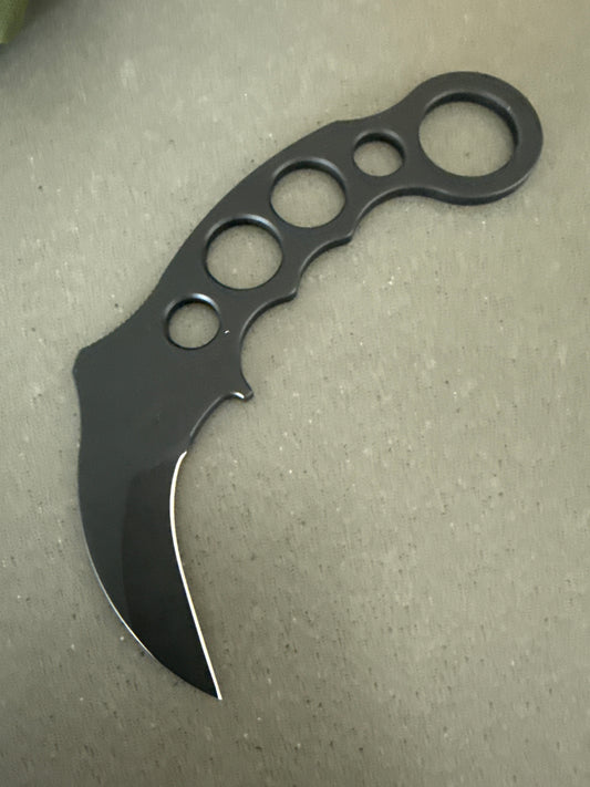 Tarani AR-15 Karambit