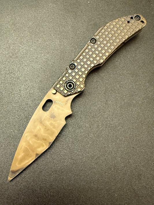 Duane Dwyer Custom BBN-L FRAG knife showing PD1 Hissatsu blade, antique bronze titanium handle and engraved DCG pocket clip.
